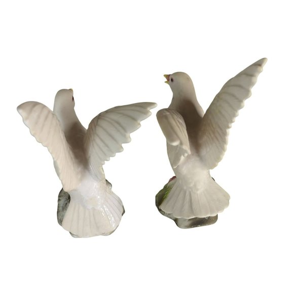 Vintage Porcelain Dove Figurines Pair Hand-Painted Decorative Birds Numbered - Picture 6 of 9